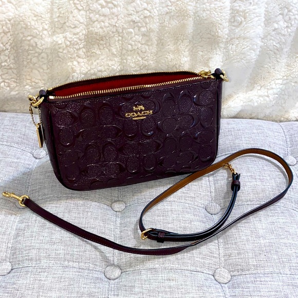 Coach Cross Body - Picture 3 of 8